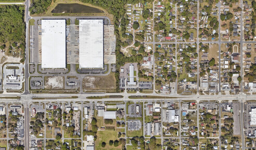 More Photos Of 1825 W Memorial Blvd, Lakeland Auto Dealership For Lease