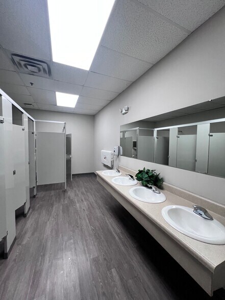 More Photos Of 621-633 N Highway 231, Panama City Unknown For Lease