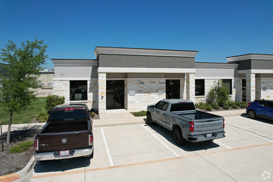 More Photos Of 3129 Kingsley Dr, Pearland Medical For Lease