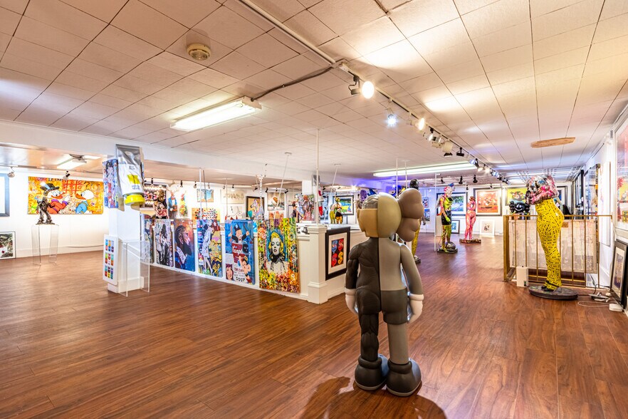 More Photos Of 434-438 Grant Ave, San Francisco Storefront For Lease