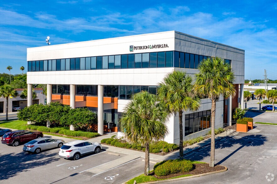 More Photos Of 100 W Stuart Ave, Lake Wales Coworking Space