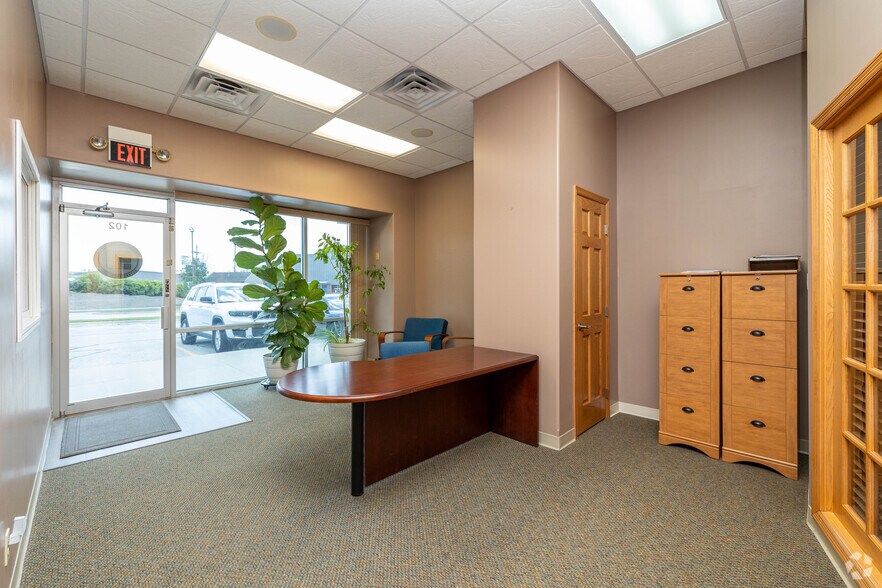 More Photos Of 14503 Grover St, Omaha Light Distribution For Lease