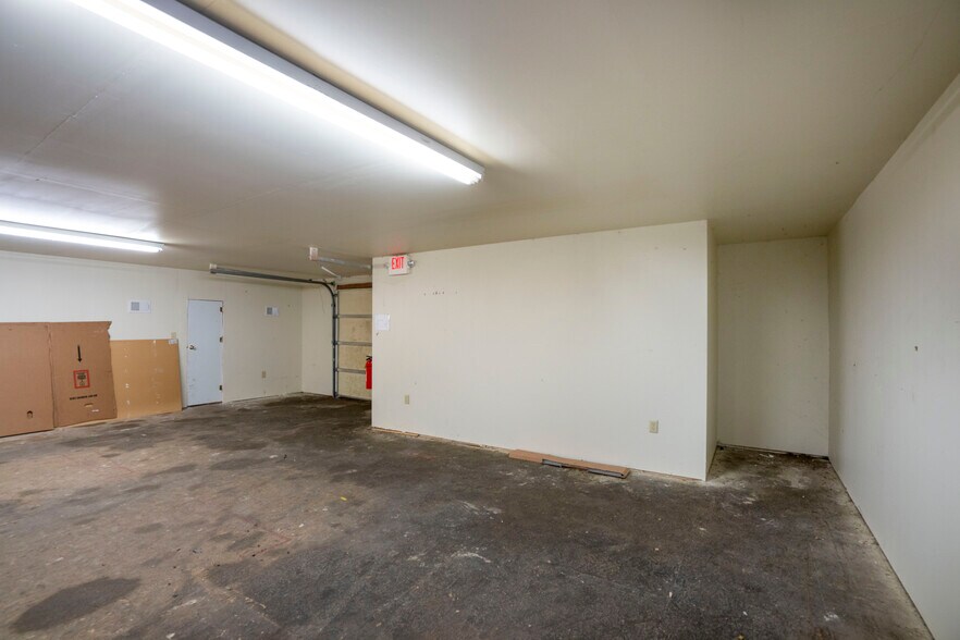More Photos Of 3340 E Pleasant Valley Blvd, Altoona Freestanding For Sale