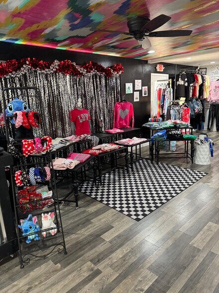 More Photos Of 2404 Oakwood Dr, Odessa Storefront For Sale