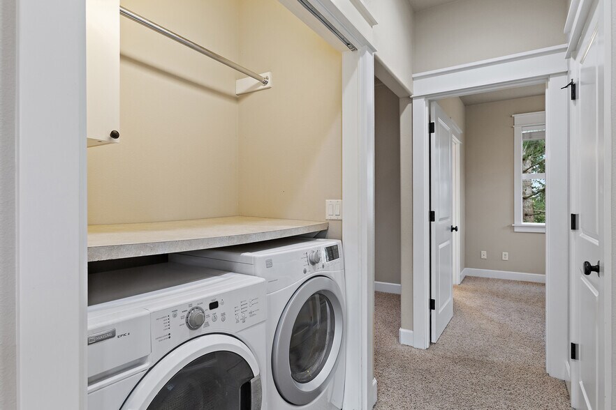 More Photos Of 9414 SE Causey Ave, Happy Valley Apartments For Sale