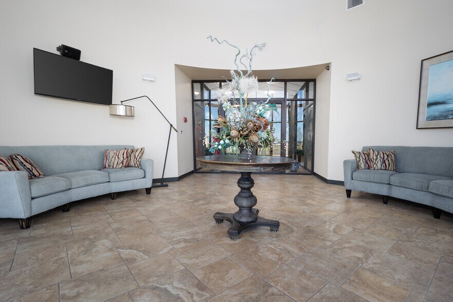 More Photos Of 4200 Carriage Way, Weatherford Medical For Lease