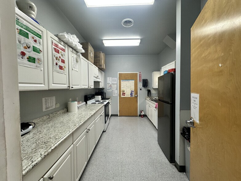 More Photos Of 5000 Ridgedale Pky, North Chesterfield Daycare Center For Lease