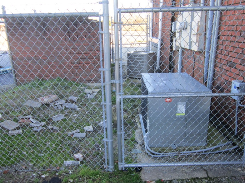More Photos Of 2301 Lackey St, Lumberton Convenience Store For Sale