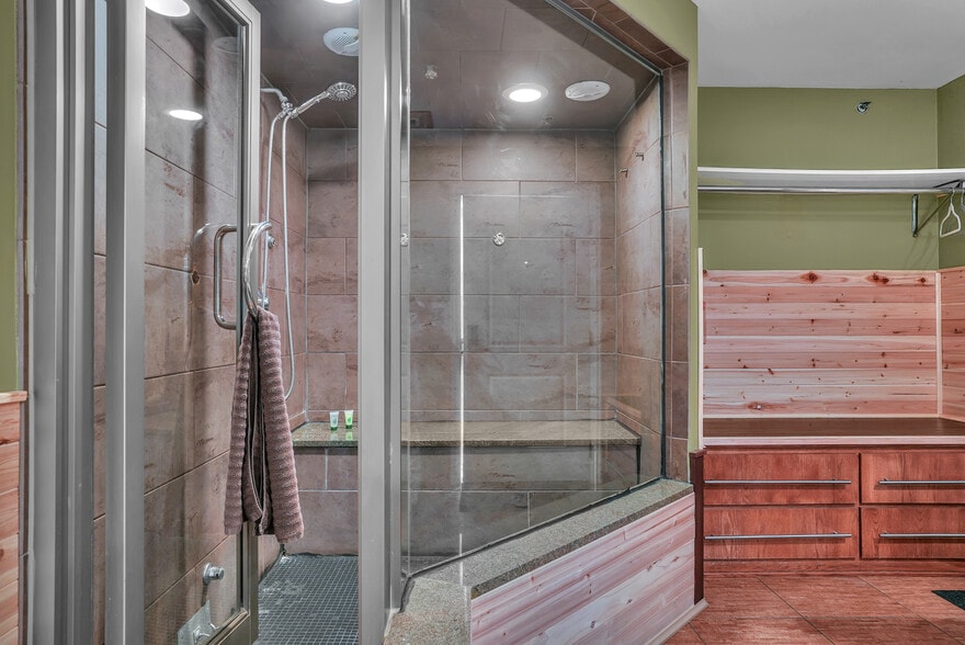 More Photos Of 16W621 S Frontage Rd, Willowbrook Hotel For Sale