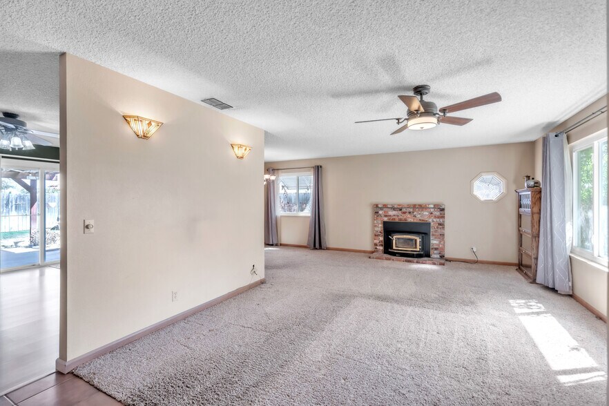 More Photos Of 7028 26th St, Rio Linda Industrial For Sale