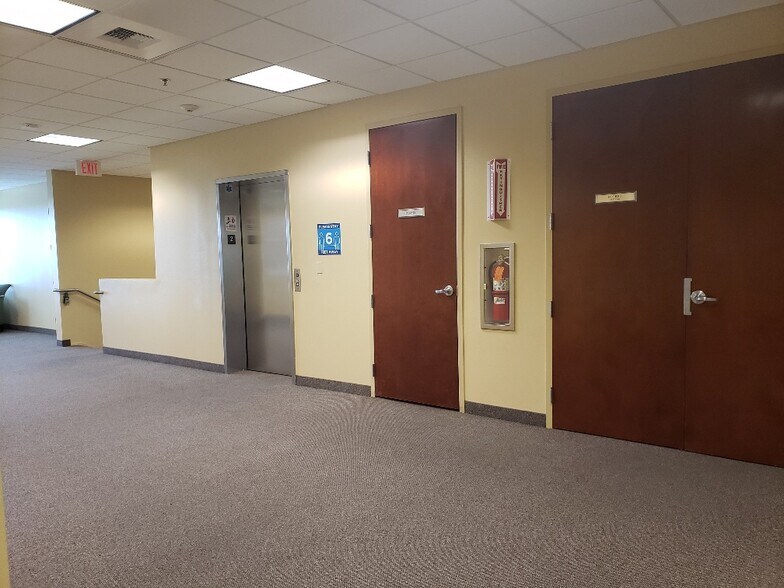 More Photos Of 1901 Orange Tree Ln, Redlands Office For Sale