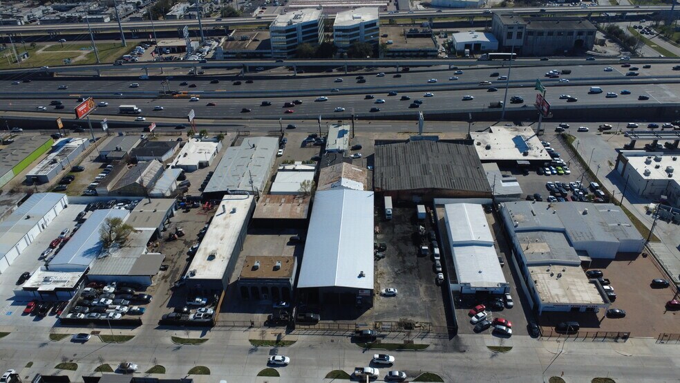 More Photos Of 5835 Star Ln, Houston Warehouse For Lease