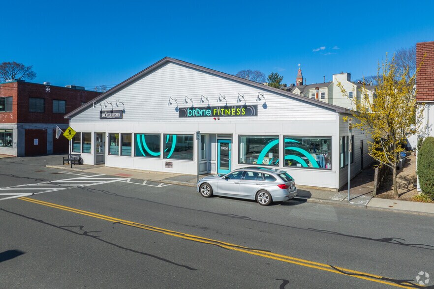 More Photos Of 12 Atlantic Ave, Marblehead Storefront For Sale
