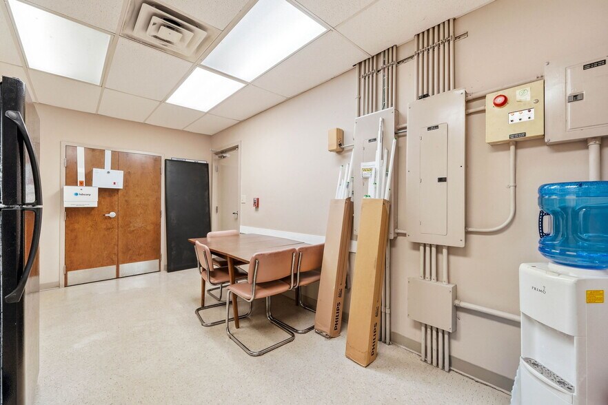 More Photos Of 329 Wesley St, Johnson City Medical For Sale