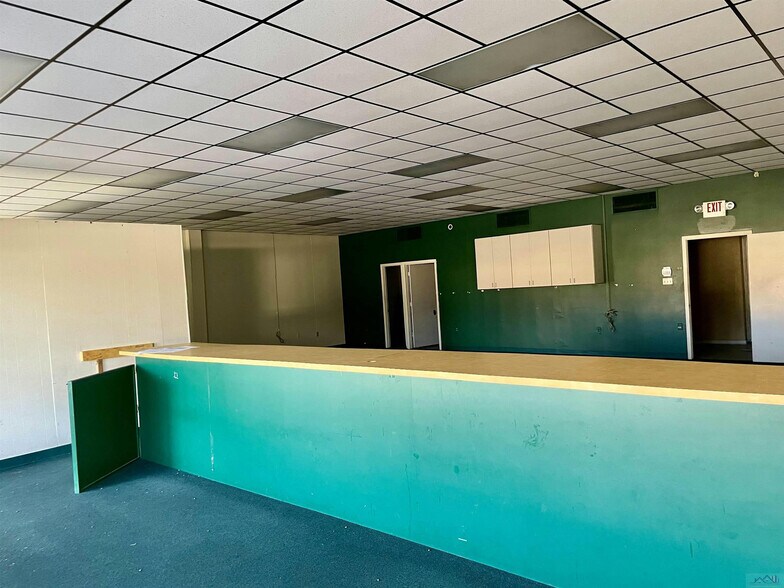 More Photos Of 1500 E Tunnel Blvd, Houma Office For Sale