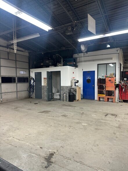 More Photos Of 111 Jewett Ave, Staten Island Industrial For Lease