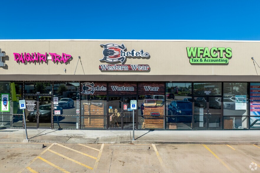 More Photos Of 13525 Tidwell Rd, Houston Storefront For Sale