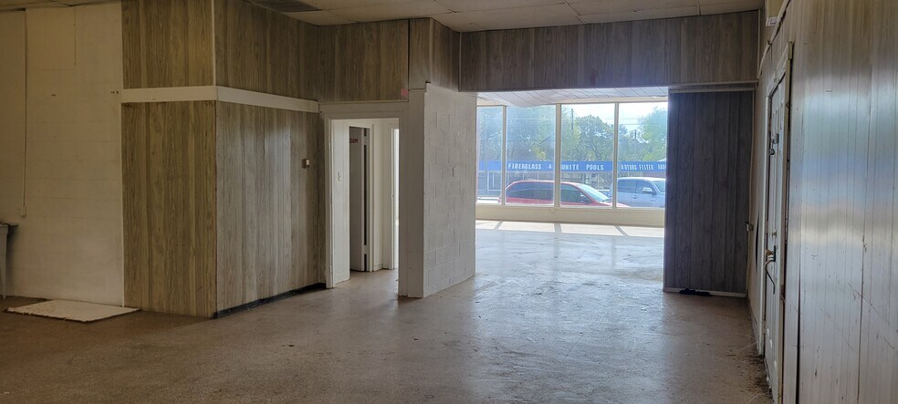 More Photos Of 1235 W Marshall Ave, Longview General Retail For Sale