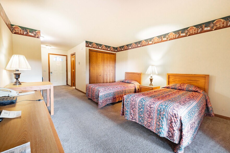 More Photos Of 7751 Cedar Lake Rd, Oscoda Hotel For Sale