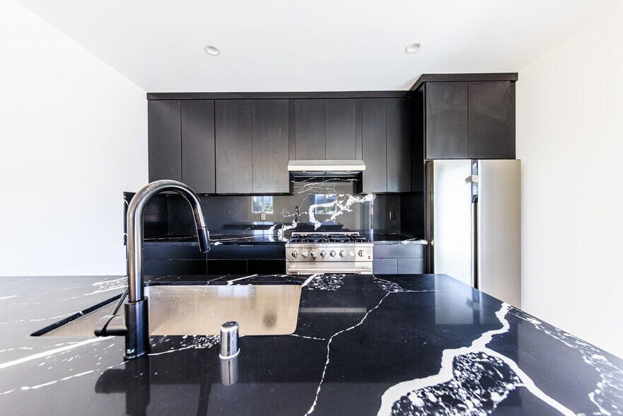 More Photos Of 1954-1958 Purdue Ave, Los Angeles Apartments For Sale