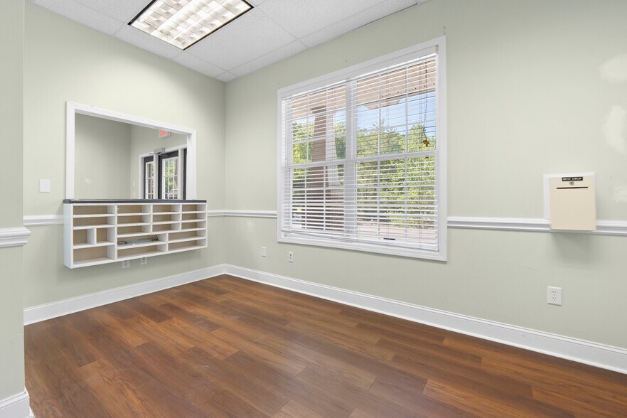 More Photos Of 317 Sylvan St, Chattanooga Office For Sale