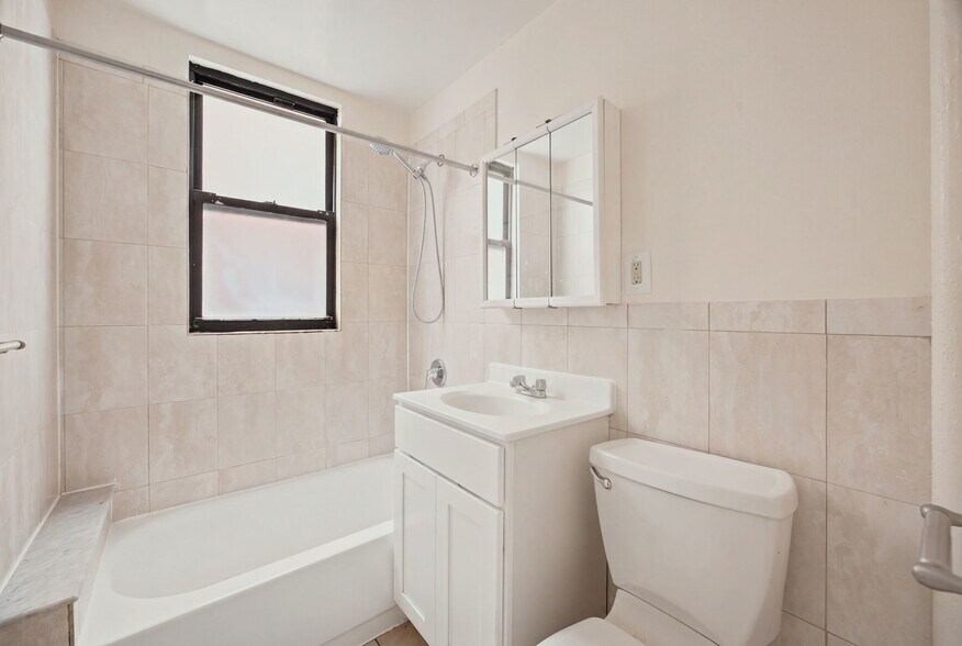 More Photos Of 258 Woodworth Ave, Yonkers Apartments For Sale