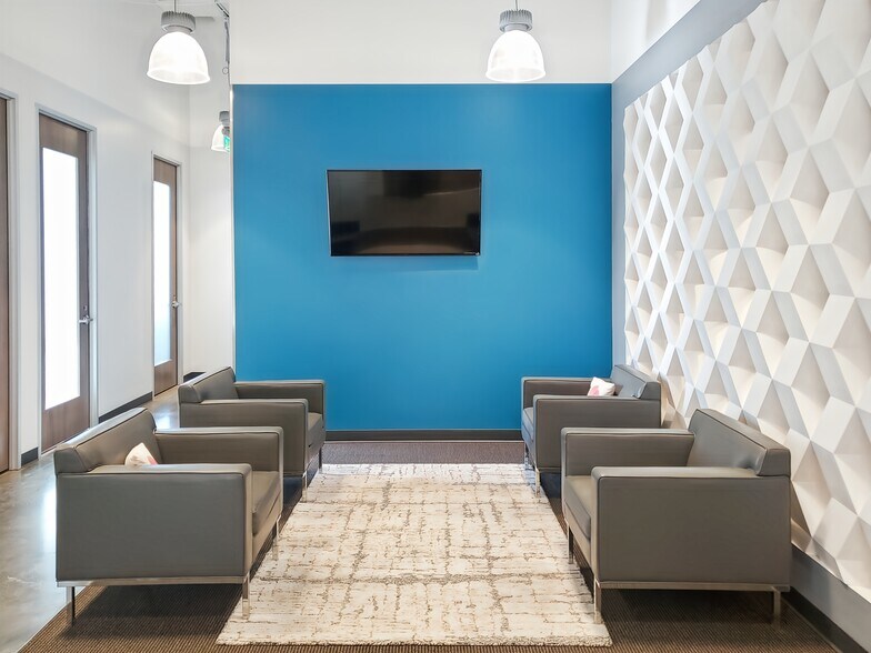 More Photos Of 13894 S Bangerter Pky, Draper Office For Sale