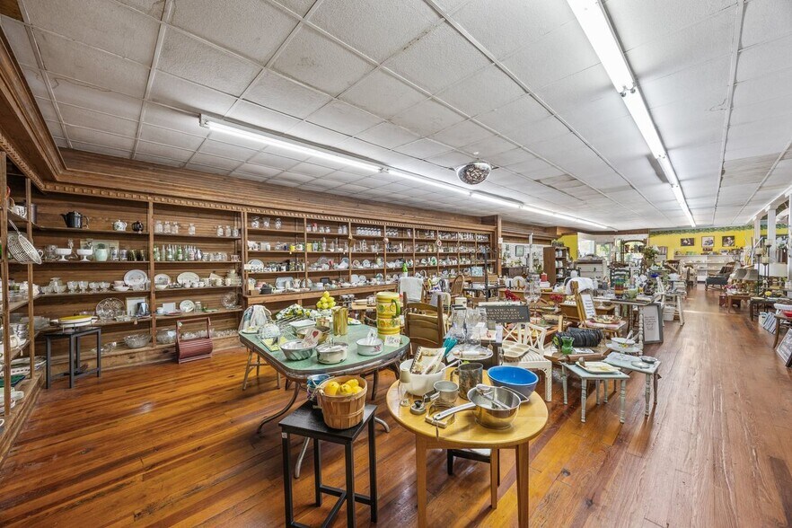 More Photos Of 6710 Morganton Rd, Greenback General Retail For Sale