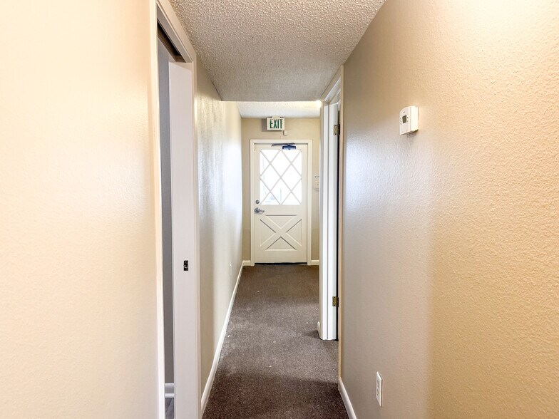 More Photos Of 214 S Burnside Ave, Gonzales Medical For Lease
