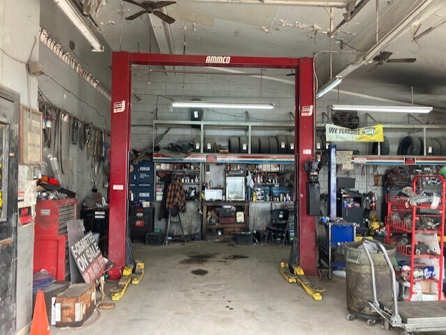 More Photos Of 902 E Busch Blvd, Tampa Bank For Sale