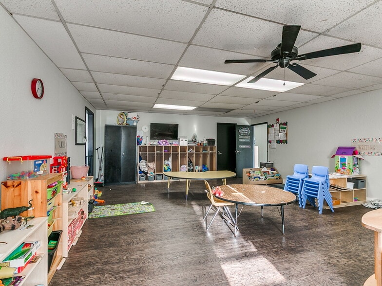 More Photos Of 809 SW 4th St, Moore Religious Facility For Sale