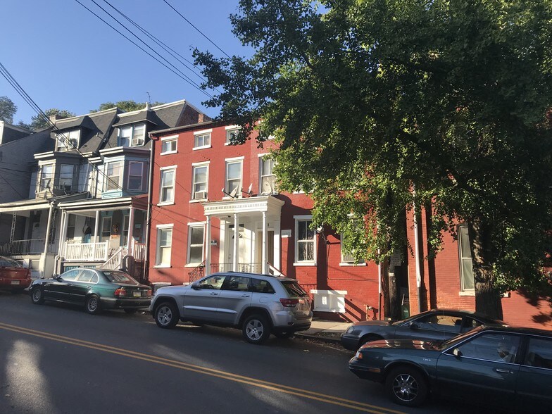 More Photos Of 215 W VINE St, Lancaster Apartments For Sale