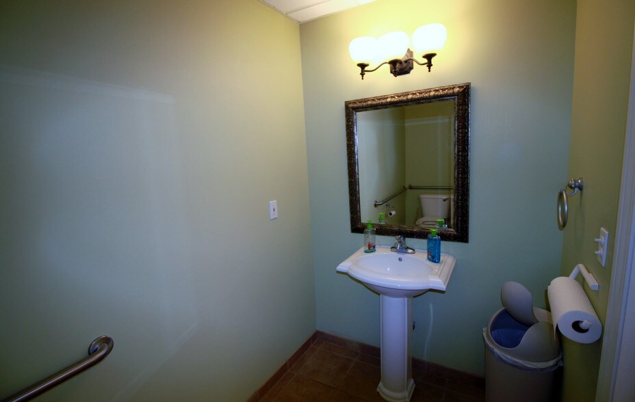 More Photos Of 10151-10171 Bergin Rd, Howell Flex For Lease