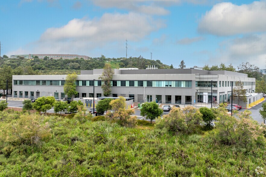More Photos Of 10636 Scripps Summit Ct, San Diego Research And Development For Lease