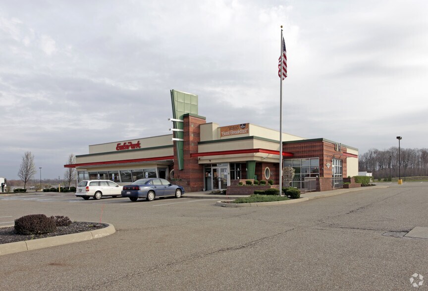 More Photos Of 9436 SR-14, Streetsboro Restaurant For Sale