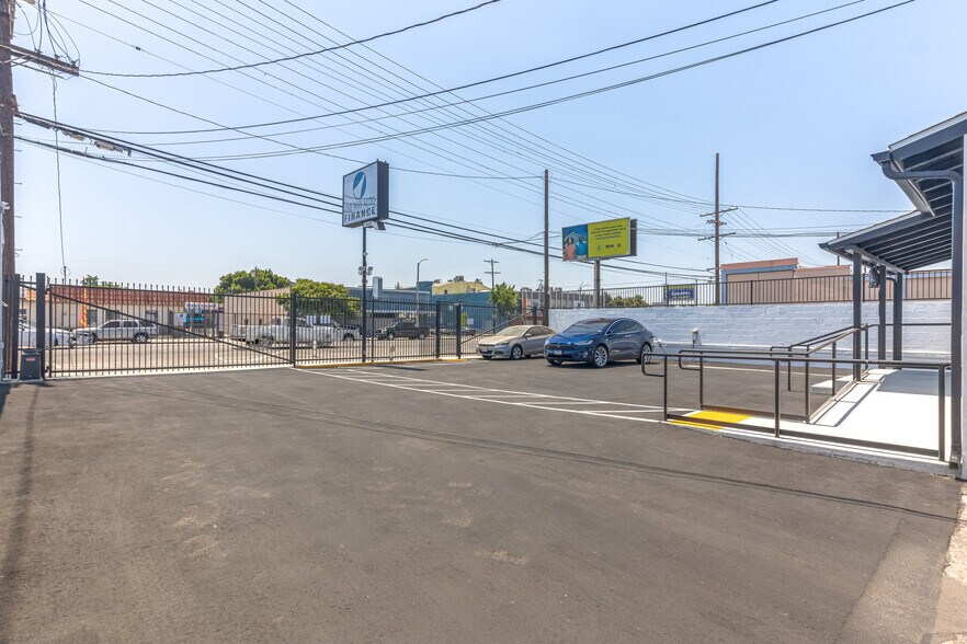 More Photos Of 13449 Van Nuys Blvd, Pacoima Storefront Retail Office For Sale