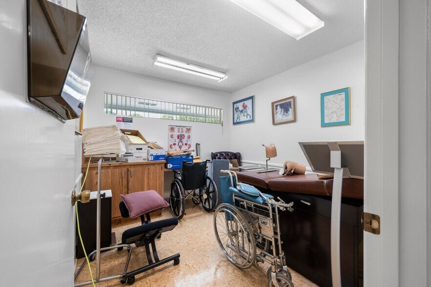 More Photos Of 1900 Nebraska Ave, Fort Pierce Medical For Lease