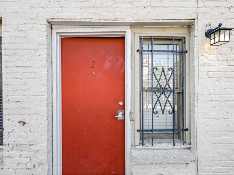 More Photos Of 58 Broadway St, Asheville Storefront Retail Residential For Sale