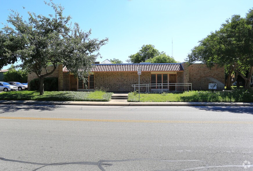 More Photos Of 400 Baltimore Ave, San Antonio Medical For Sale