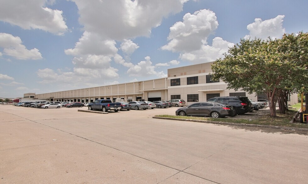 More Photos Of 5515 Brittmoore Rd, Houston Distribution For Sale