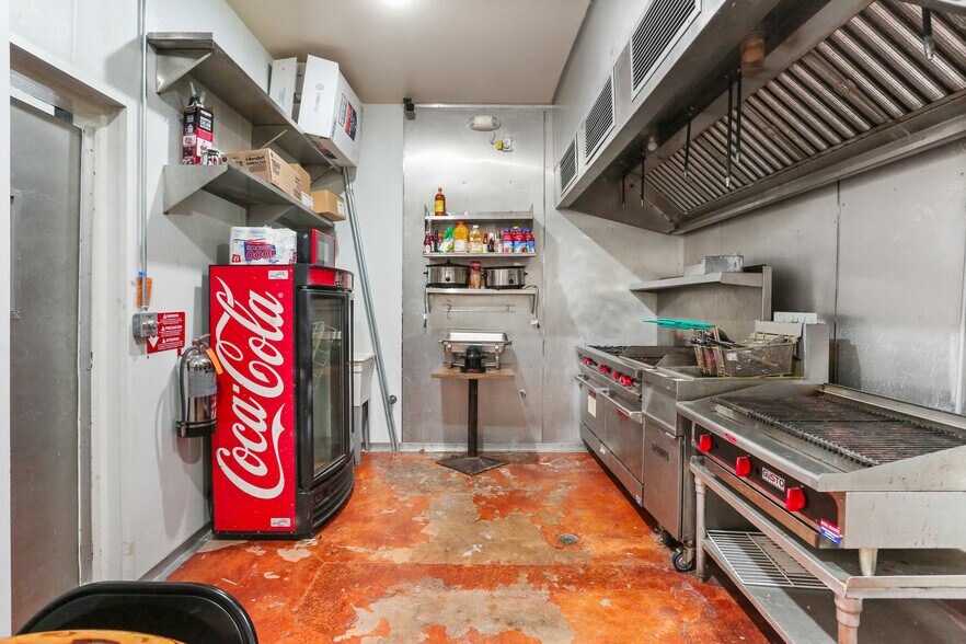 More Photos Of 734 Cantrell Dr, San Antonio Restaurant For Sale