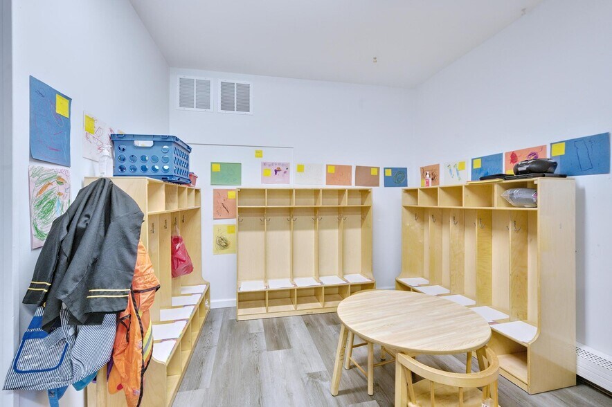 More Photos Of 55 Wyona Ave, Staten Island General Retail For Sale