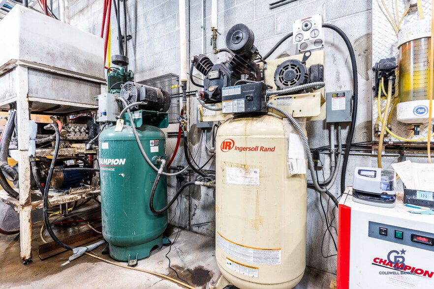 More Photos Of 3311 N Belt Hwy, Saint Joseph Carwash For Sale