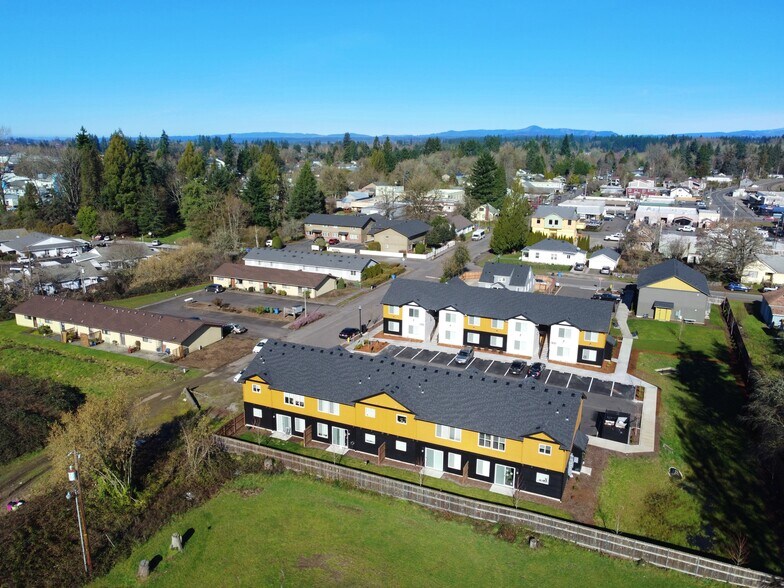 More Photos Of 219-221 SE Clark Ave, Battle Ground Apartments For Sale