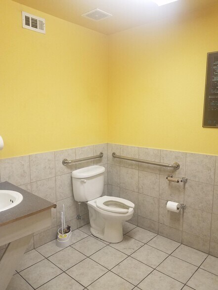 More Photos Of 2008 Hamilton Ln, Las Vegas Office For Sale