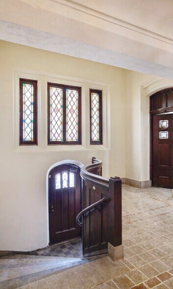 More Photos Of 5300 Delmar Blvd, Saint Louis Specialty For Sale