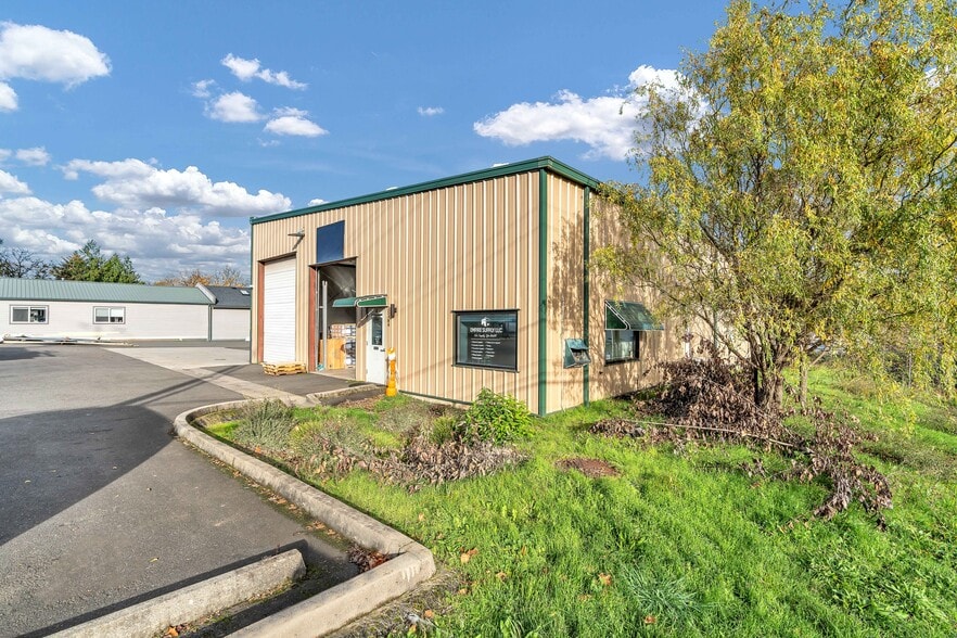 More Photos Of 15464 SE 94th Ave, Clackamas Industrial For Sale