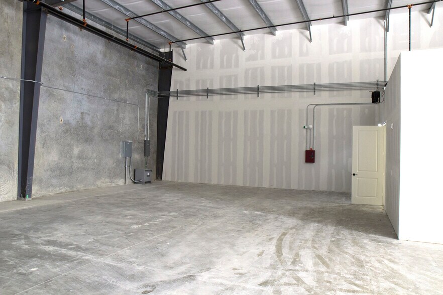 More Photos Of 12425 W Airport Blvd, Sugar Land Light Distribution For Lease