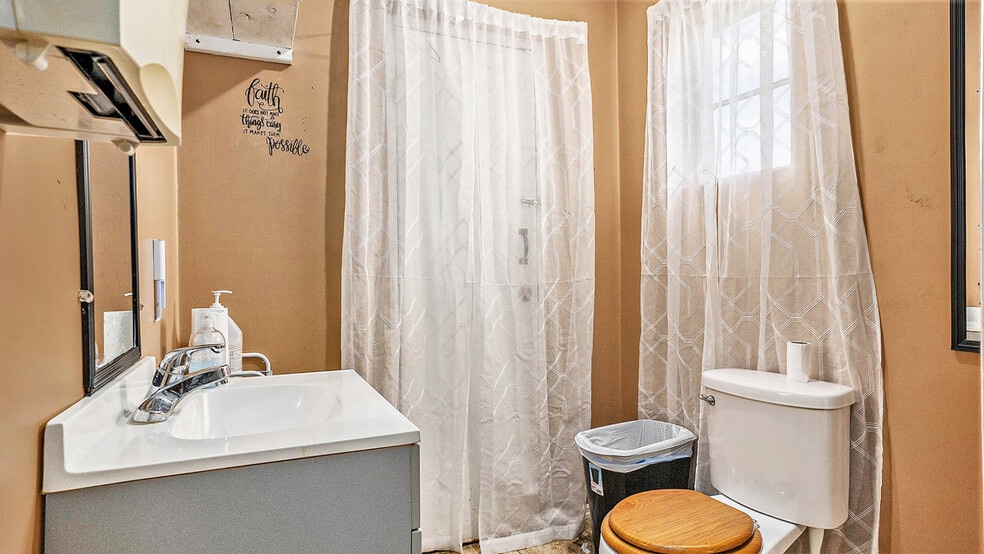 More Photos Of 5118 E 17th Ave, Tampa Religious Facility For Sale