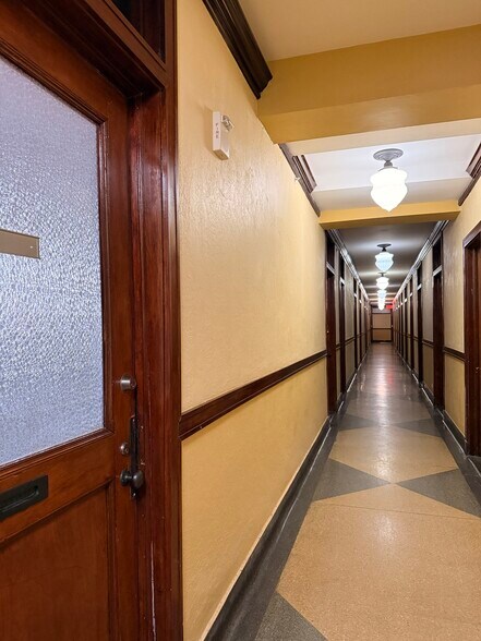 More Photos Of 130-140 E 2nd St, Flint Office For Lease
